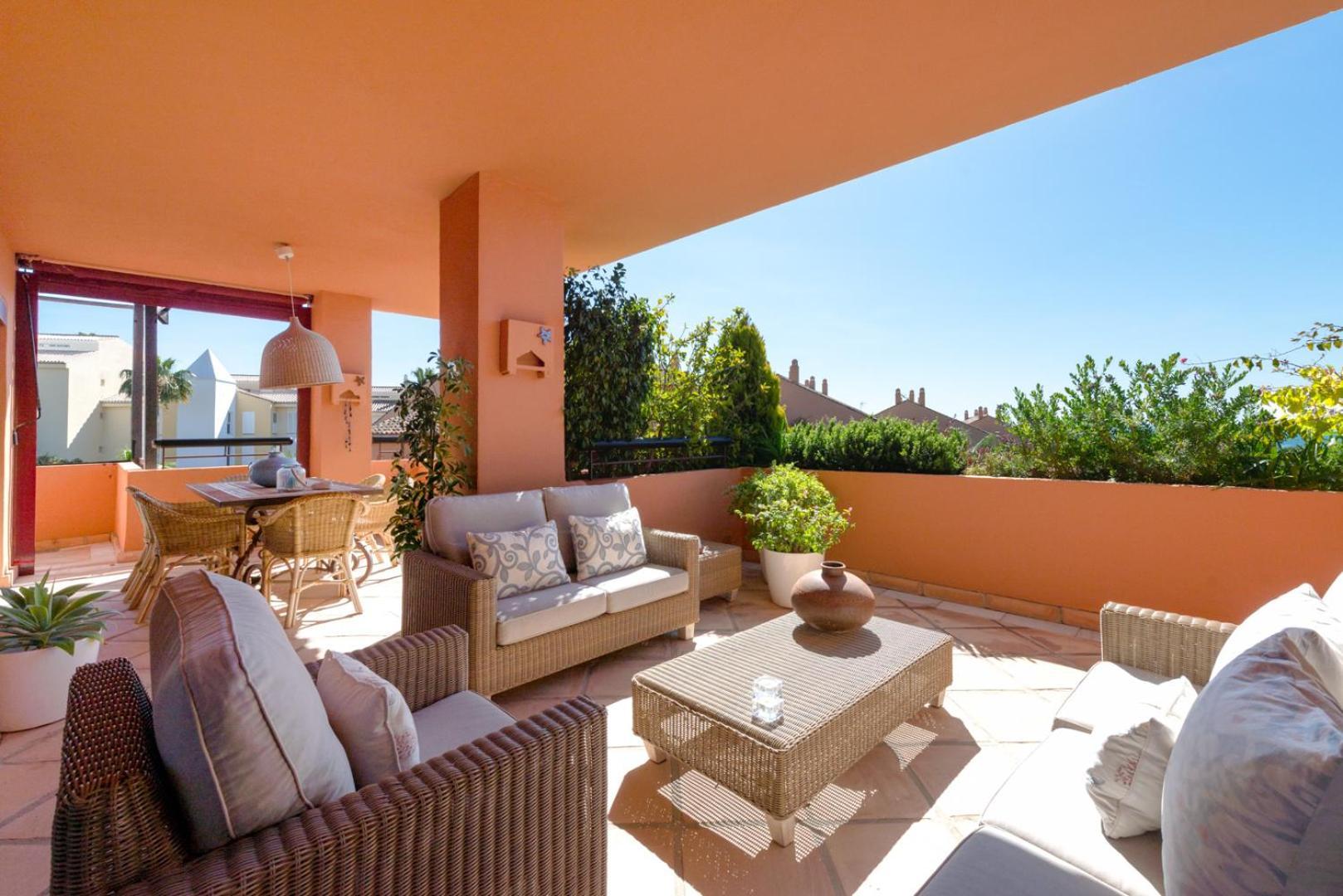 Apartamento Stylish 4 Bedroom Penthouse Just Steps From Bahia Marbella