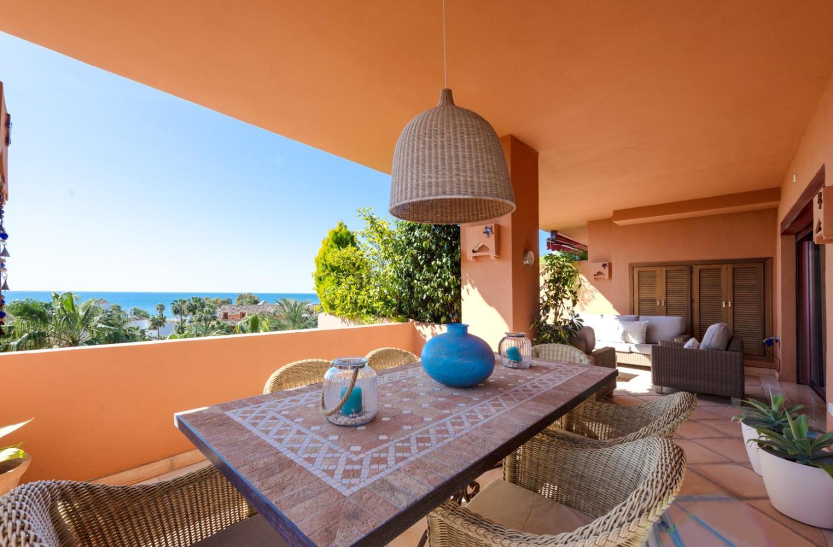 Stylish 4 Bedroom Penthouse Just Steps From Bahia Apartamento